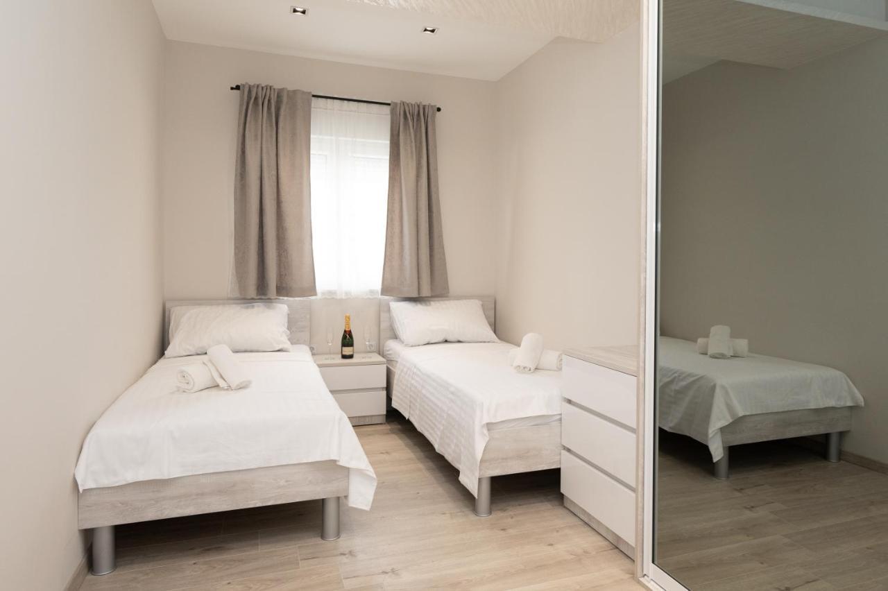 Luxury Apartman Imperio 시베니크 외부 사진