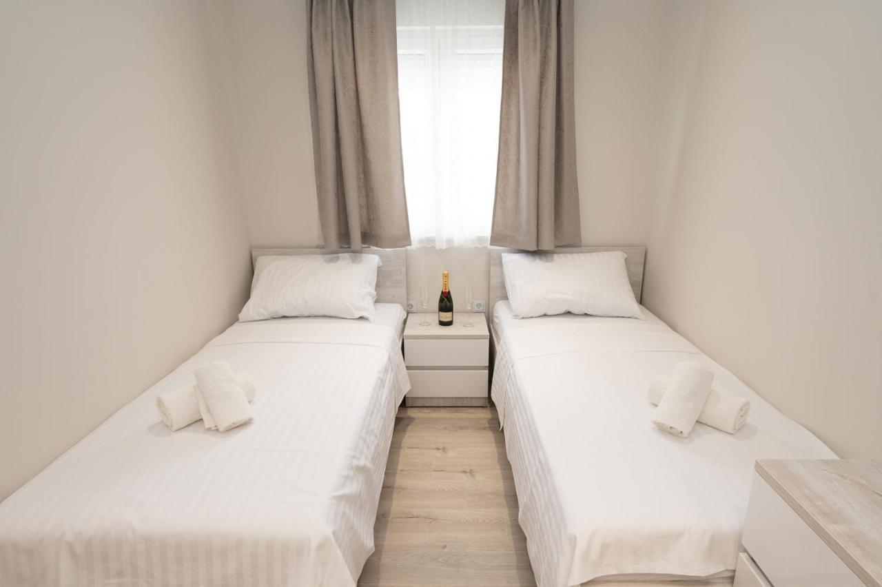 Luxury Apartman Imperio 시베니크 외부 사진