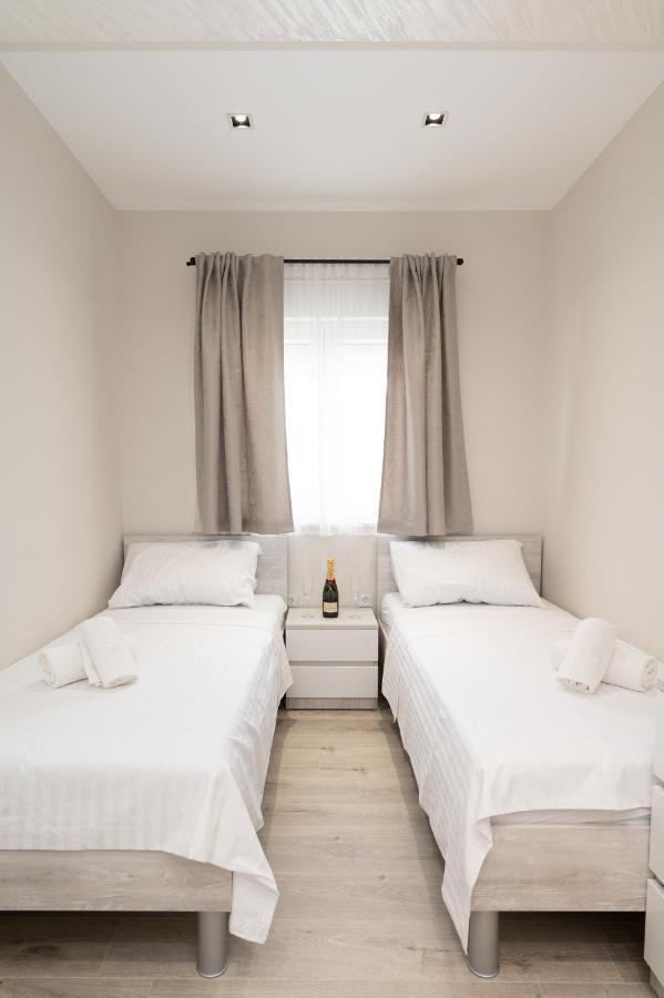 Luxury Apartman Imperio 시베니크 외부 사진