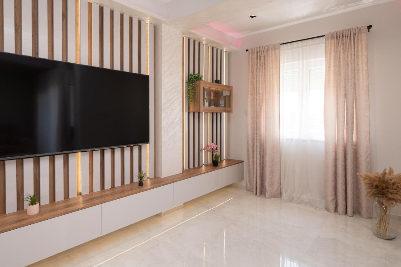 Luxury Apartman Imperio 시베니크 외부 사진