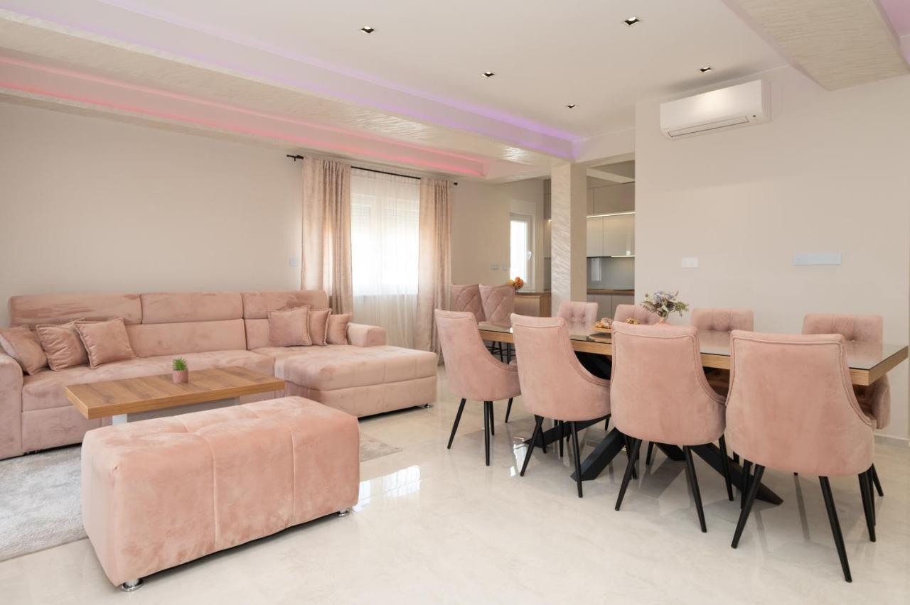 Luxury Apartman Imperio 시베니크 외부 사진